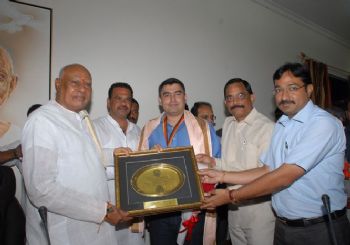 Visit News Photo Gallery